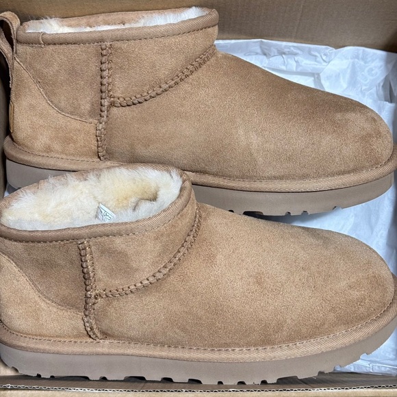 UGG Classic Ultra Mini Boots Chestnut NWT - Picture 2 of 5